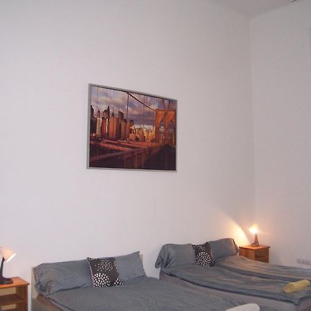 A & E Apartment Boedapest Buitenkant foto